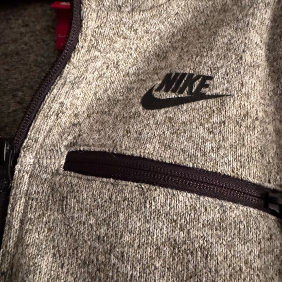 The North Face Light Gray Fleece Jacket - Picture 8 of 9